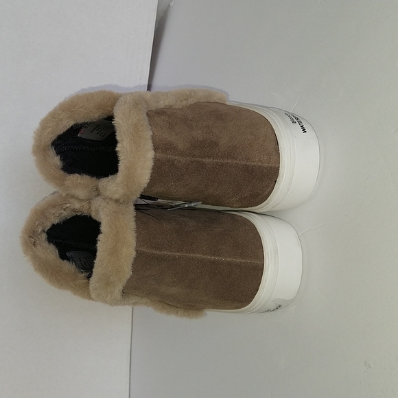 Blondo Waterproof Suede Leather Fur Details Ankle Sneakers Booties Size 8.5 - Picture 8 of 13